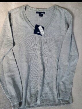 Basic Edition VNeck Sweater NWT Womens size Large Excellent Condition